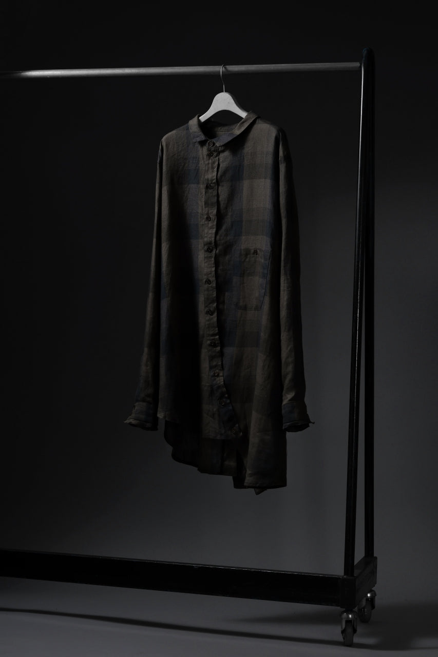 Load image into Gallery viewer, Aleksandr Manamis Asymmetry Shirt / Organic Linen (CHECKED)
