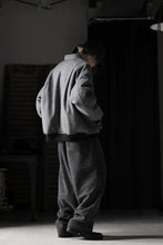 画像をギャラリービューアに読み込む, th products KAPOOR / Wide Tapered Pants / travel wool premiere (gray)