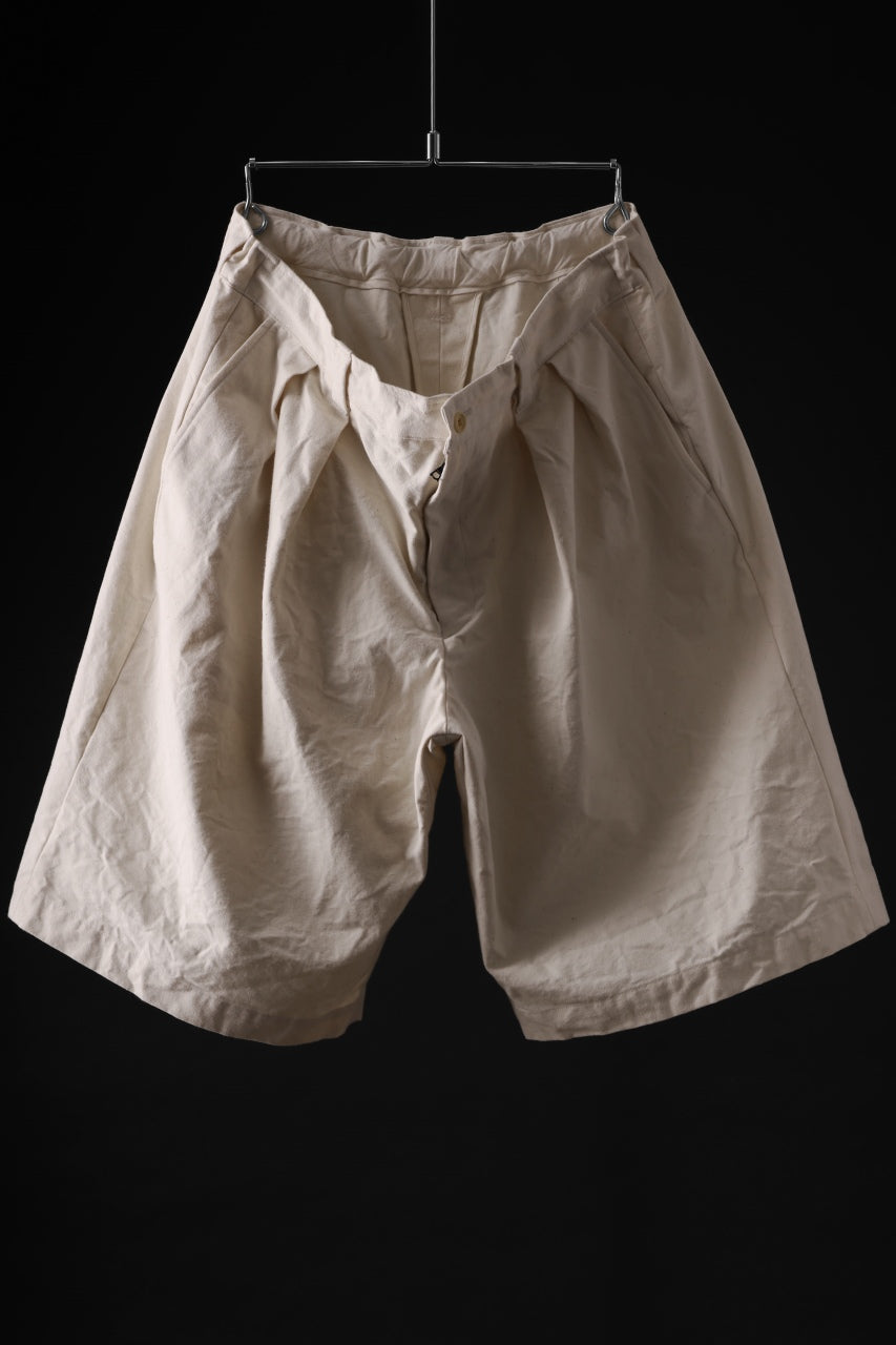 Load image into Gallery viewer, CAPERTICA 2-TUCK WIDE SHORTS / ARMY CANVAS (KINARI)