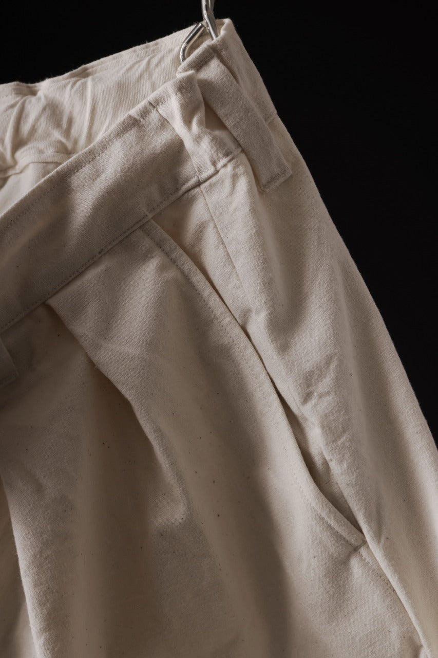 Load image into Gallery viewer, CAPERTICA 2-TUCK WIDE SHORTS / ARMY CANVAS (KINARI)