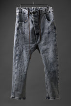 Load image into Gallery viewer, BORIS BIDJAN SABERI CROPPED TROUSER / OXIDISED &quot;P15.1 BF-FKU10002&quot; (BLEACH DENIM)