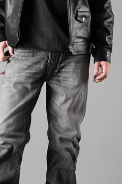 Load image into Gallery viewer, FULLCOUNT "Dartford" 1101BKSSHW Straight Jeans / 11.5oz Zimbabwe Selvedge Denim (BLACK / VINTAGE FADED)