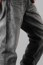 Load image into Gallery viewer, FULLCOUNT "Dartford" 1101BKSSHW Straight Jeans / 11.5oz Zimbabwe Selvedge Denim (BLACK / VINTAGE FADED)