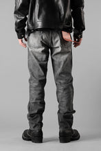 Load image into Gallery viewer, FULLCOUNT "Dartford" 1101BKSSHW Straight Jeans / 11.5oz Zimbabwe Selvedge Denim (BLACK / VINTAGE FADED)