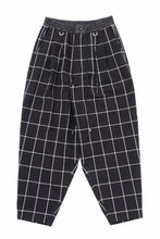 画像をギャラリービューアに読み込む, mastermind JAPAN WIDE TAPERED PLAID TROUSERS (BLACK x WHITE)