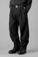 画像をギャラリービューアに読み込む, Hannibal. Wide Pleated Trousers / Homer 222. (BLACK CHALK STRIPED)