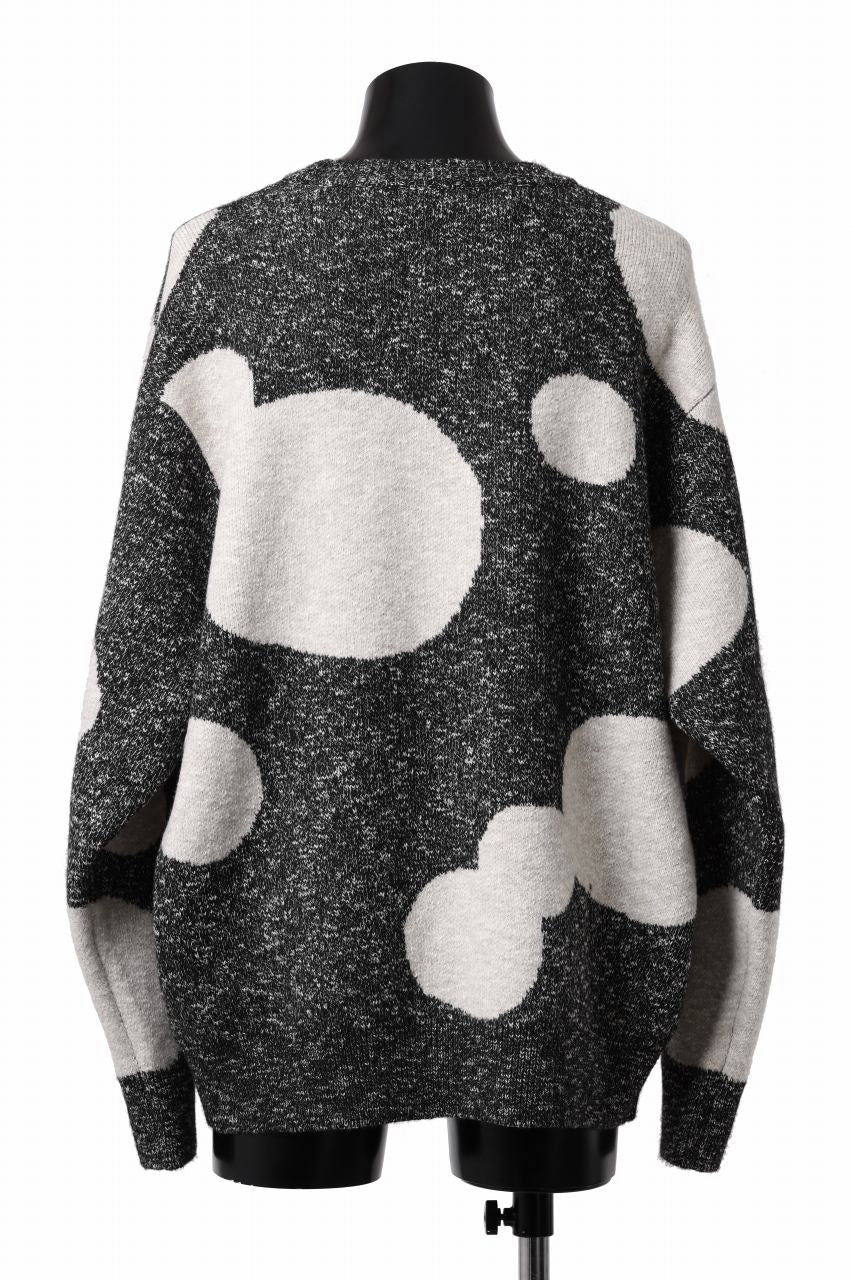 A.F ARTEFACT POLKA PATTERN KNIT TOPS (GREY x BEIGE)