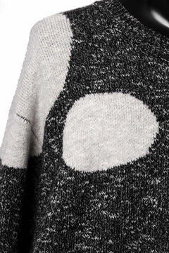 画像をギャラリービューアに読み込む, A.F ARTEFACT POLKA PATTERN KNIT TOPS (GREY x BEIGE)