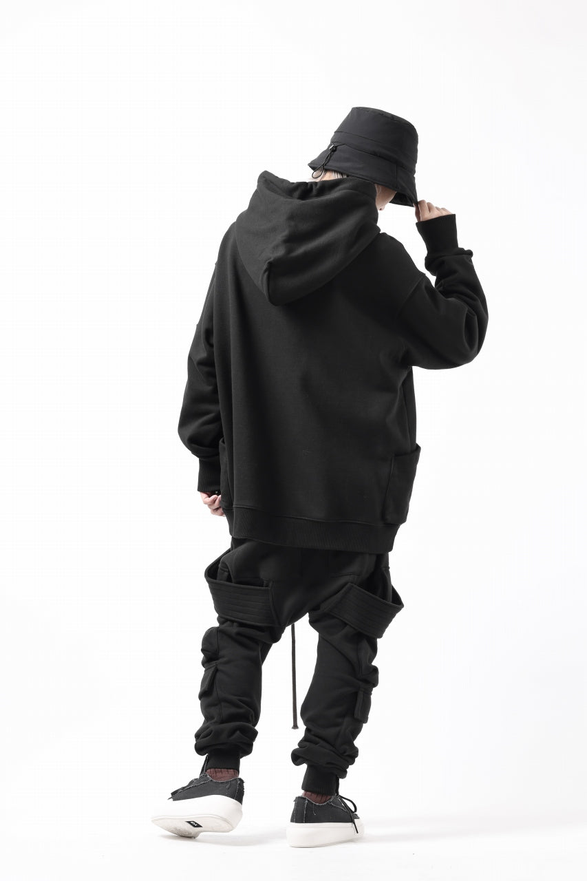 A.F ARTEFACT FLAP-DETAIL SWEAT HOODIE (BLACK)