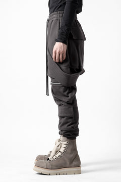 Load image into Gallery viewer, A.F ARTEFACT BELTED CARGO SARROUEL EASY PANTS (DARK GREY)