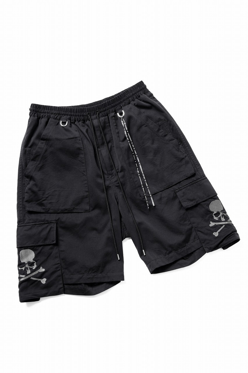 mastermind JAPAN EMBROIDERY CARGO SHORTS / MASTERSEED SATEEN (BLACK)