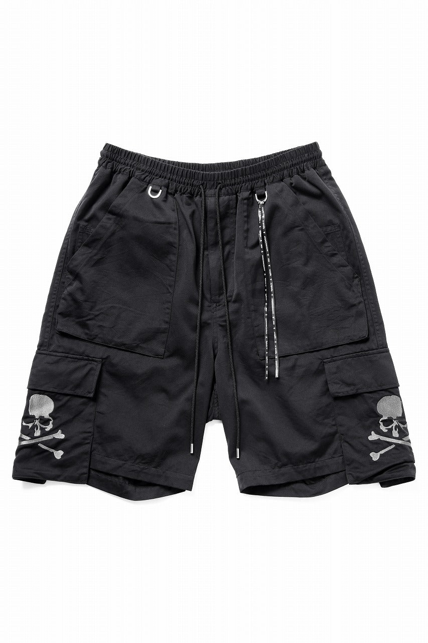 mastermind JAPAN EMBROIDERY CARGO SHORTS / MASTERSEED SATEEN (BLACK)