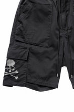 画像をギャラリービューアに読み込む, mastermind JAPAN EMBROIDERY CARGO SHORTS / MASTERSEED SATEEN (BLACK)