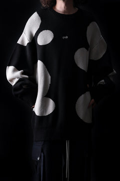 Load image into Gallery viewer, 【SAMPLE SALE】A.F ARTEFACT POLKA PATTERN KNIT TOPS (BLACK x BEIGE)