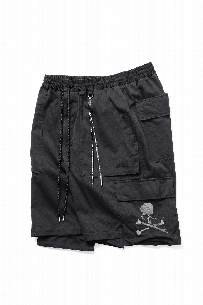 mastermind JAPAN EMBROIDERY CARGO SHORTS / MASTERSEED SATEEN (BLACK)