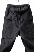 Load image into Gallery viewer, D-VEC CARGO PANTS / WINDSTOPPER BY GORE-TEX LABS 3L (NIGHT SEA BLACK)