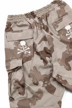 画像をギャラリービューアに読み込む, MASTERMIND WORLD JERSEY CAMO CARGO SHORTS (DESERT)