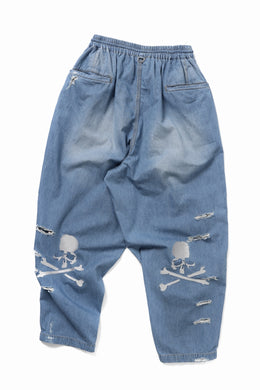 mastermind JAPAN DISTRESSED WIDE EASY DENIM PANTS (INDIGO)