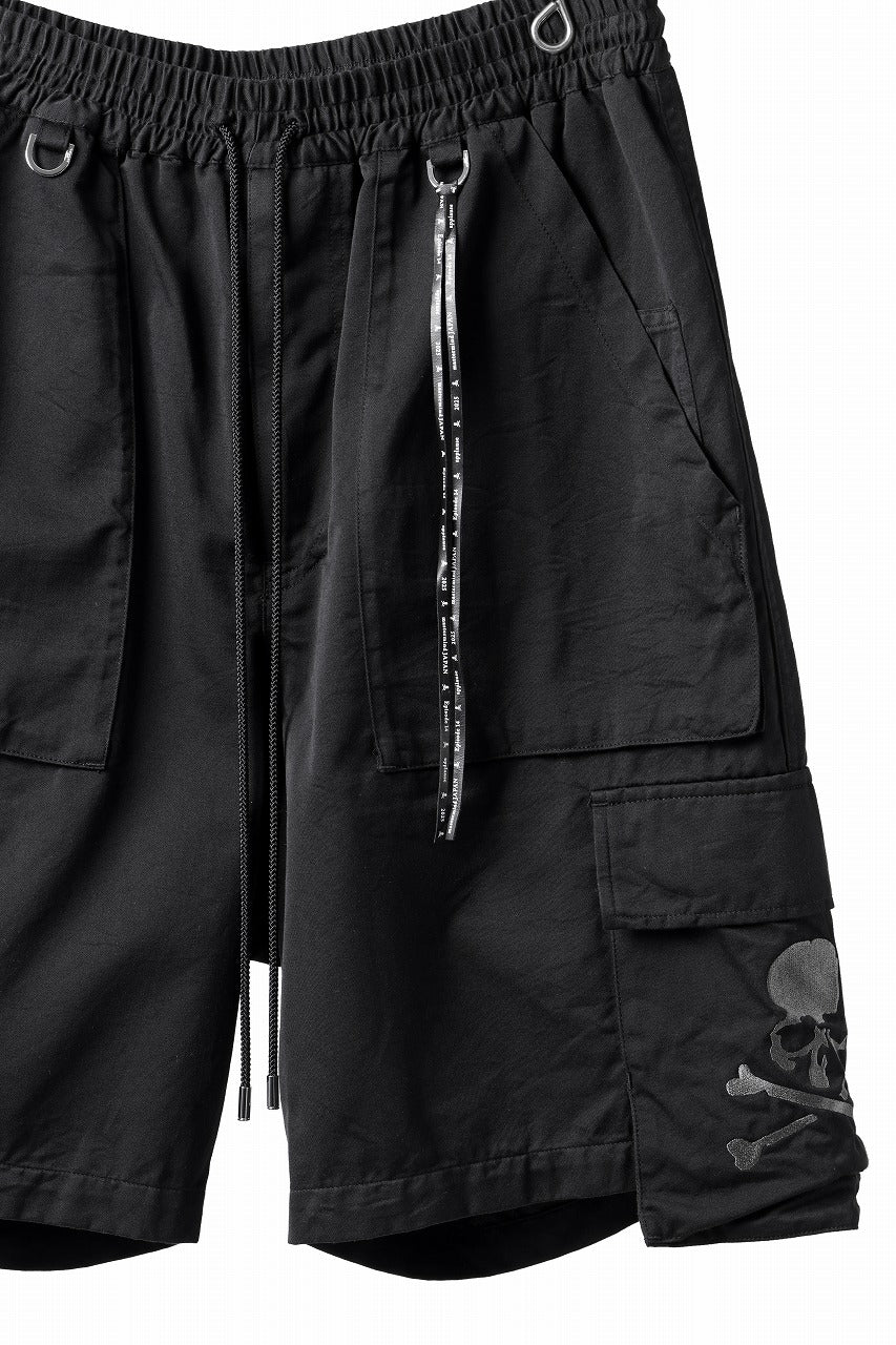 mastermind JAPAN EMBROIDERY CARGO SHORTS / MASTERSEED SATEEN (BLACK)