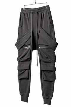 Load image into Gallery viewer, A.F ARTEFACT BELTED CARGO SARROUEL EASY PANTS (DARK GREY)