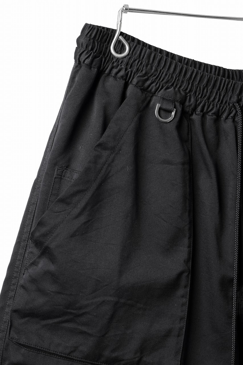 mastermind JAPAN EMBROIDERY CARGO SHORTS / MASTERSEED SATEEN (BLACK)