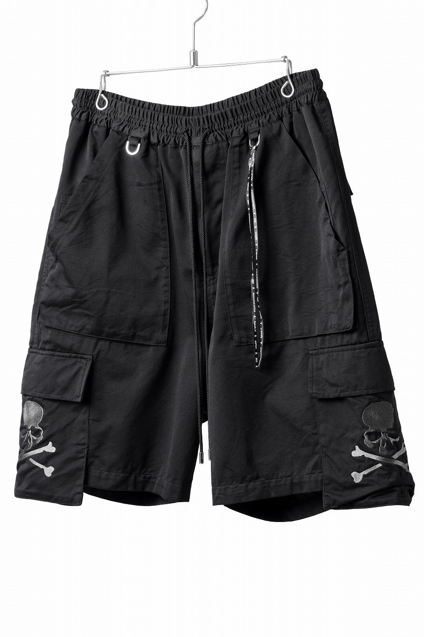 mastermind JAPAN EMBROIDERY CARGO SHORTS / MASTERSEED SATEEN (BLACK)