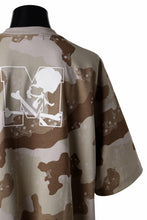 画像をギャラリービューアに読み込む, MASTERMIND WORLD CAMO UNIVERSITY TEE / OVERSIZED (DESERT)