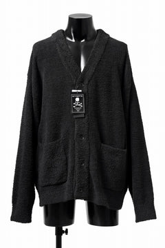 Load image into Gallery viewer, mastermind WORLD CARDIGAN / SOFTY BOA FLEECE (BLACK x CHARCOAL)