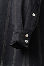 画像をギャラリービューアに読み込む, Aleksandr Manamis BIAS COLLAR STRIPE SHIRT (BLACK)