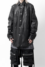 Load image into Gallery viewer, A.F ARTEFACT SNAPPED COCOON SHIRT-JACKET / SOFT GOAT LEATHER (BLACK)