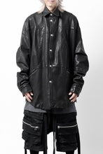 Load image into Gallery viewer, A.F ARTEFACT SNAPPED COCOON SHIRT-JACKET / SOFT GOAT LEATHER (BLACK)