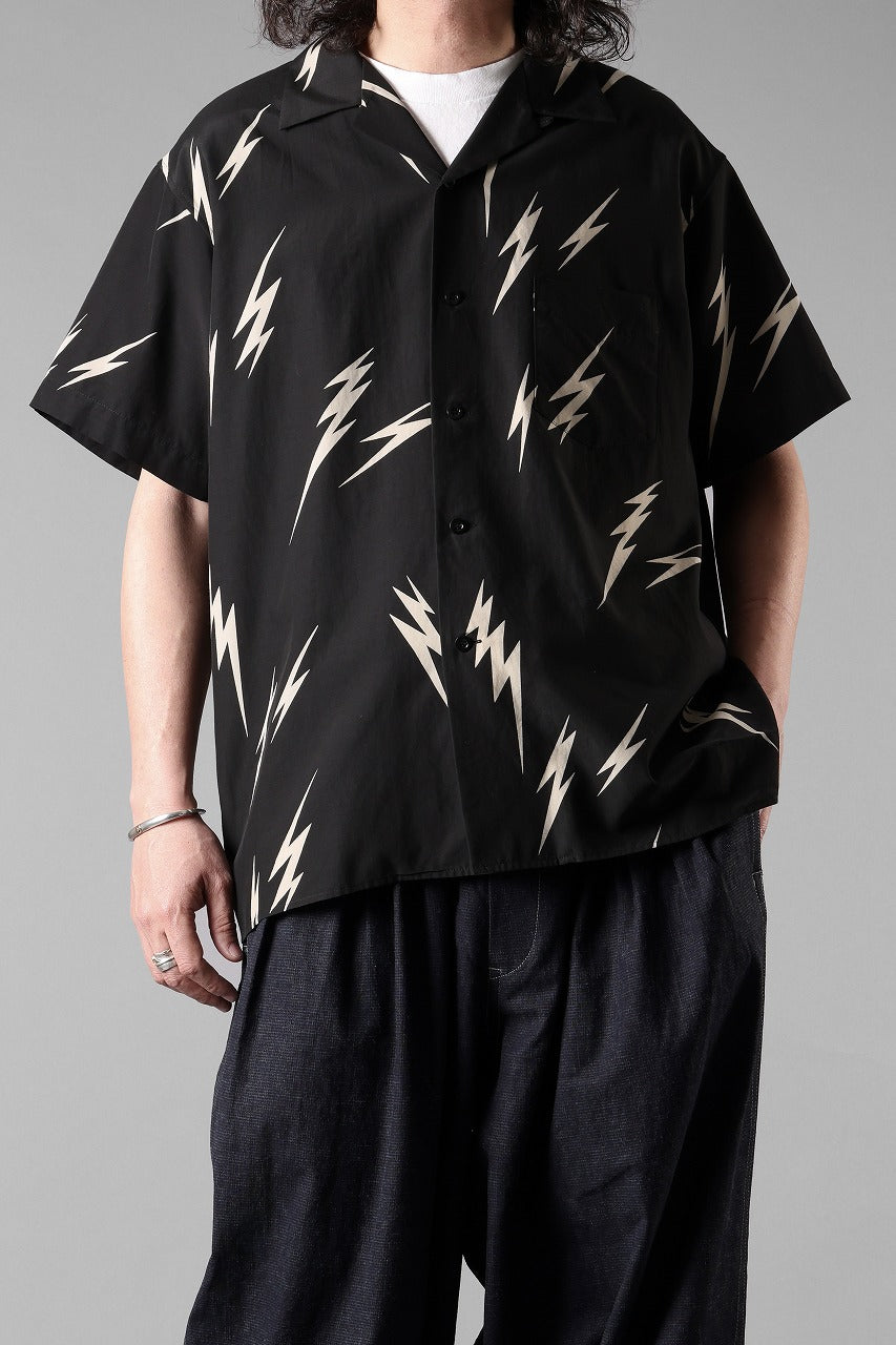 Load image into Gallery viewer, Y's for men x MASSES TE PATTERN DISCHARGE PRINT H/S SHIRT (BLACK)