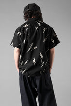 Load image into Gallery viewer, Y's for men x MASSES TE PATTERN DISCHARGE PRINT H/S SHIRT (BLACK)