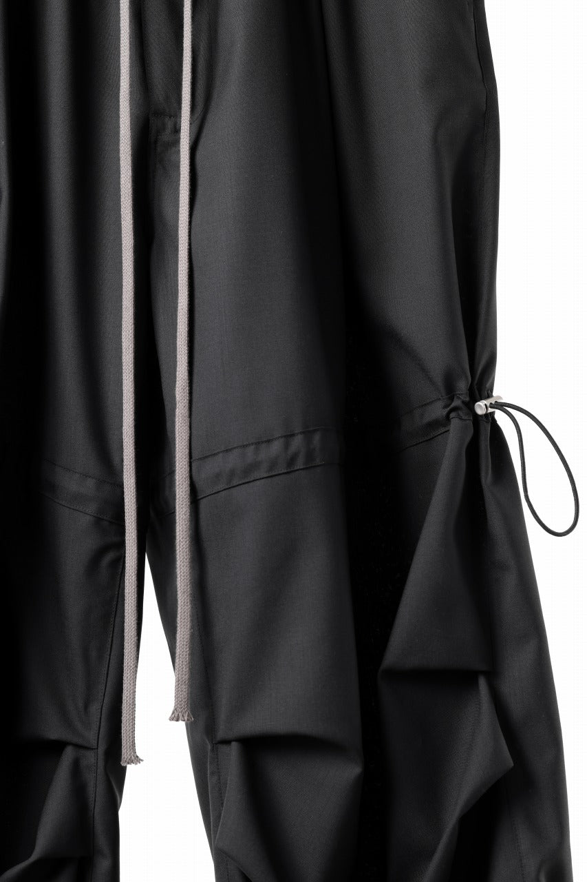 A.F ARTEFACT STRING-SQUEEZING WIDE PANTS / TROPICAL WOOL (BLACK)