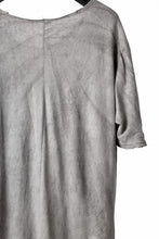 Load image into Gallery viewer, daub DYEING CENTRAL BACK SEAM ERGONOMIC T-SHIRT / SLAB COLI JERSEY (HAND DYED)