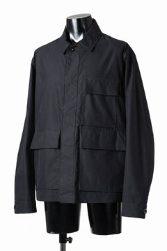 Load image into Gallery viewer, Ten c MIDLAYER FIELD JACKET / PIECE DYED CONYPE MICRO-FIBER (BLACK)