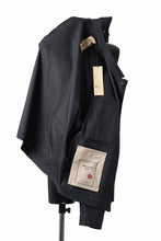 Load image into Gallery viewer, Ten c MIDLAYER FIELD JACKET / PIECE DYED CONYPE MICRO-FIBER (BLACK)