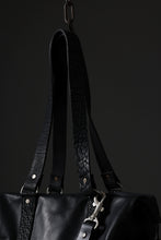 Load image into Gallery viewer, ierib exclusive Dr-Bag Small wt. Strap Belt / Horse Nubuck Leather (BLACK)