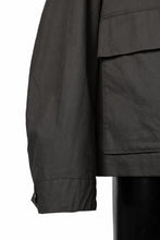 Load image into Gallery viewer, Ten c MIDLAYER FIELD JACKET / PIECE DYED CONYPE MICRO-FIBER (DARK OLIVE)