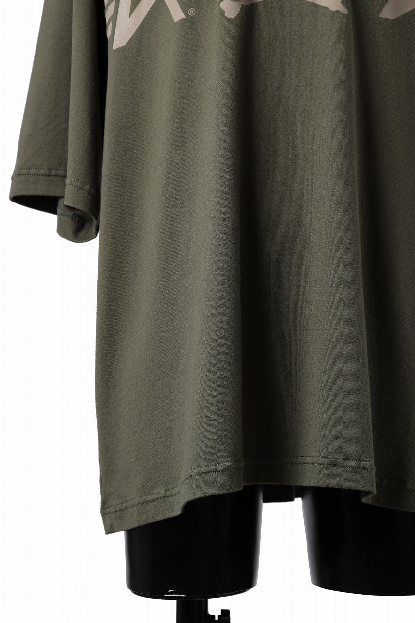 MASTERMIND WORLD x ALPHA INDUSTRIES CIGER POCKET OVERSIZED T-SHIRT (OLIVE)