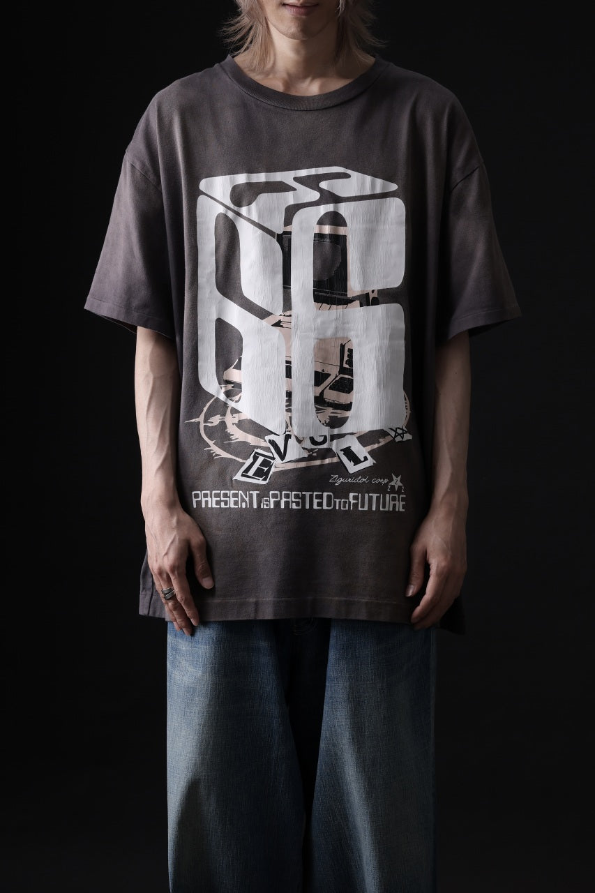 ZIG UR IDOL FADED & CRACKED SS TOPS - 666 (VINTAGE GREY)