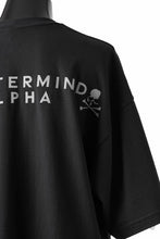 画像をギャラリービューアに読み込む, MASTERMIND WORLD x ALPHA INDUSTRIES CIGER POCKET OVERSIZED T-SHIRT (BLACK)