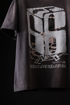 Load image into Gallery viewer, ZIG UR IDOL FADED &amp; CRACKED SS TOPS - 666 (VINTAGE GREY)