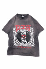Load image into Gallery viewer, ZIG UR IDOL FADED &amp; CRACKED SS TOPS - EXCESS (VINTAGE GREY)