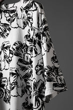 Load image into Gallery viewer, A.F ARTEFACT limited FLOWER PRINT SHORT SLEEVE TEE (WHITE x BLACK)