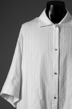 Load image into Gallery viewer, A.F ARTEFACT SQUEEZING HALF SLEEVE SHIRT / FRINGE STRIPE COTTON (IVORY)