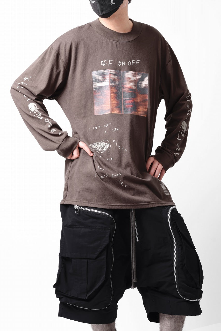 A.F ARTEFACT THICK-COLLAR BASIC L/S T-SHIRT / TYPE A PRINT (BROWN)