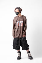 画像をギャラリービューアに読み込む, A.F ARTEFACT THICK-COLLAR BASIC L/S T-SHIRT / TYPE A PRINT (BROWN)