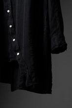 画像をギャラリービューアに読み込む, Aleksandr Manamis BIAS COLLAR STRIPE SHIRT (BLACK)