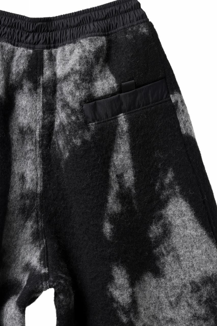 Load image into Gallery viewer, Y-3 Yohji Yamamoto FUZZY FLEECE SHORTS (BLACK + MULTI)